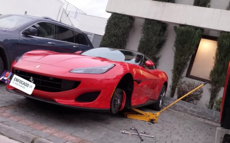 Cambio de neumático en automóvil a domicilio